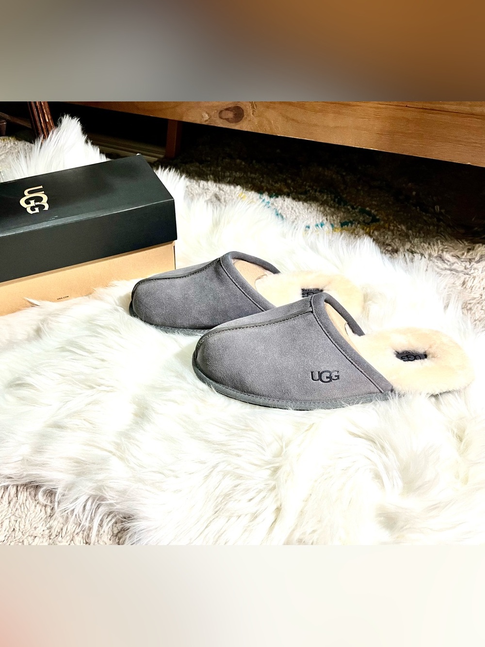 UGG Men’s Scuff Slippers - Picture 4 of 7